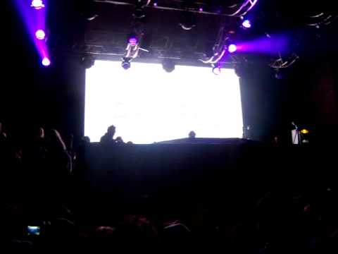 AXWELL - MÁCHÁČ !!