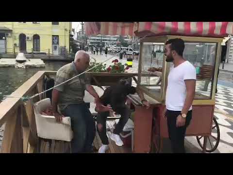 Fırat Bozkurt - Dayak Yiyen Simitçi ❤