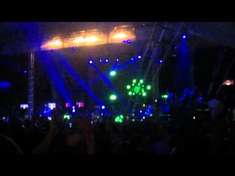 Calvin Harris @ Green Valley (Rihanna - We Found Love) 05/04/2012