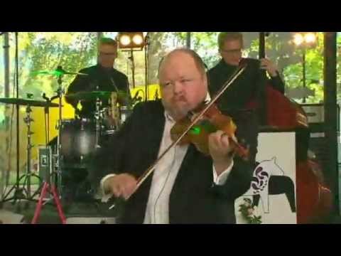 Kalle Moraeus play 'Cry Of The Kelts' at Moraeus med Mera 2012