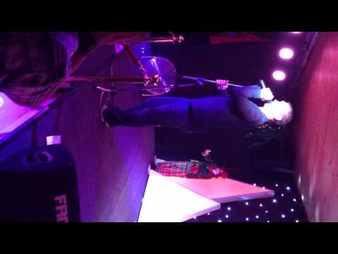 zanger jonathan feesten als de beesten