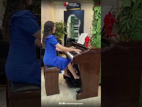 MD750 Gold com o pendrive da Casa das Organistas