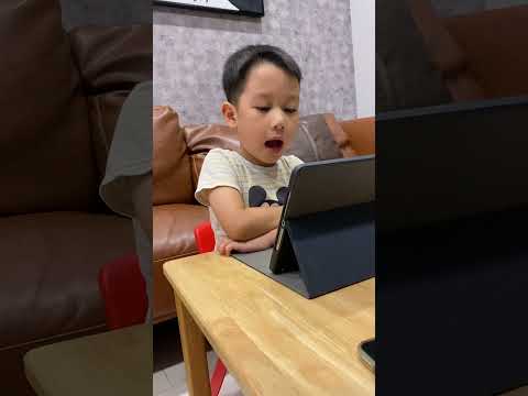 EVERYbody's reading now Song