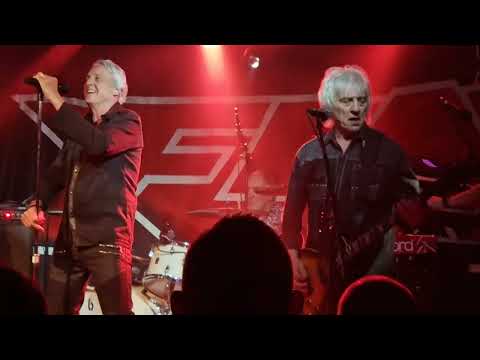 FM - Digging Up The Dirt (Live in Belfast)