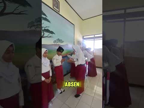 sebelum menikmati MBG mereka harus isi absen dan menyalami pengantin