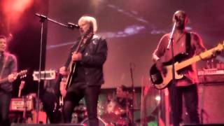Tom Cochrane - "Life Is A Highway" live at the Andy Kim Christmas Show 2015