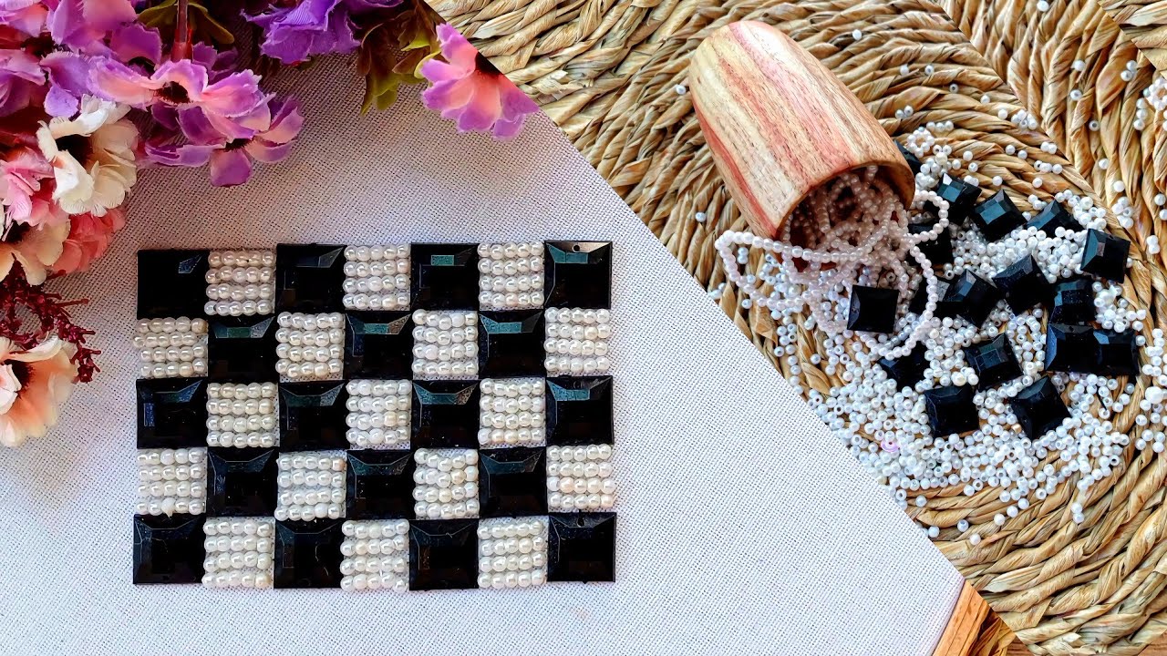 Have you ever made a checkered embroidery border?#diy