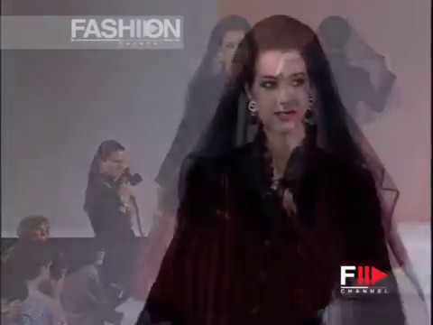 "Caroline Charles" Autumn Winter 1992 1993 London 3 of 3 Pret a Porter Woman by FashionChannel
