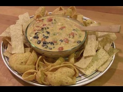 Cheesy Chicken Nacho Dip