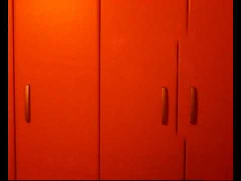 JENNY STRIKE SI SPARA COL TELECOMANDO DELLA SKY