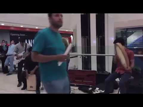 موزیک خیابانی حامد زندی پاساژکوروش hamed zandi