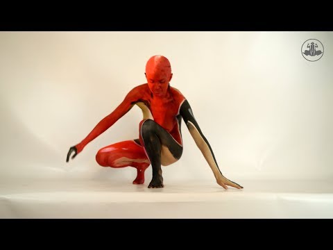 Incredible NEW Bodypainting Illusion by Johannes Stötter