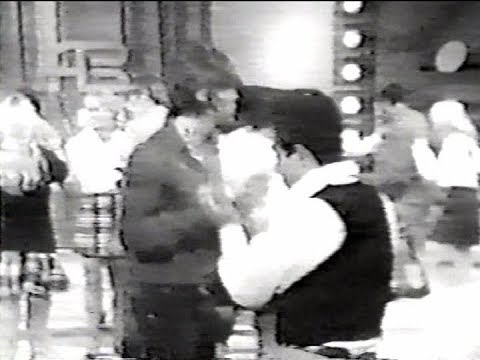 American Bandstand 1969 - I Can’t Get Next To You, The Temptations