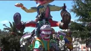 preview picture of video 'Sfilata carri allegorici del Carnevale di Manfredonia 2014'