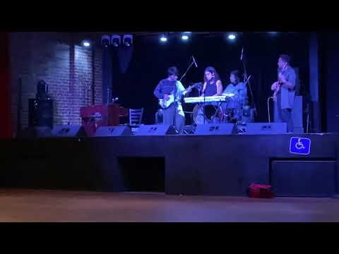 Los Retros - Never Have Enough but to an empty venue