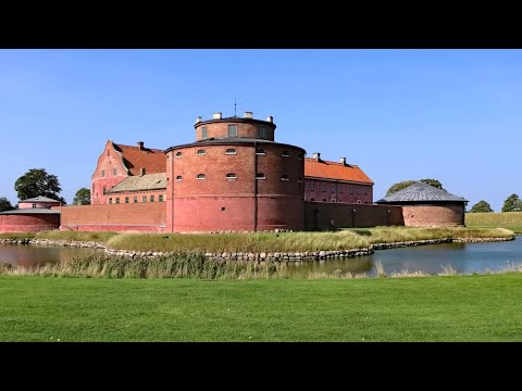 Landskrona (Sweden) - Highlights from the moated castle and the town center