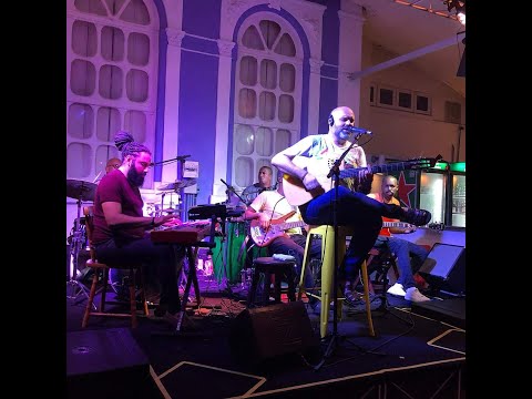 Alexandre Leão - Ao Vivo na Varanda - Medley Sambas (áudio).