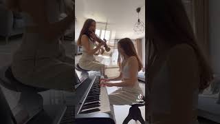 Download lagu Indila - Love Story by ViOLiNiA 💕 mp3