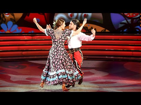 ¡Geniales! Viviana Saccone y Tito Díaz bailaron "Chacarera del violín" pedido por Ángel de Brito