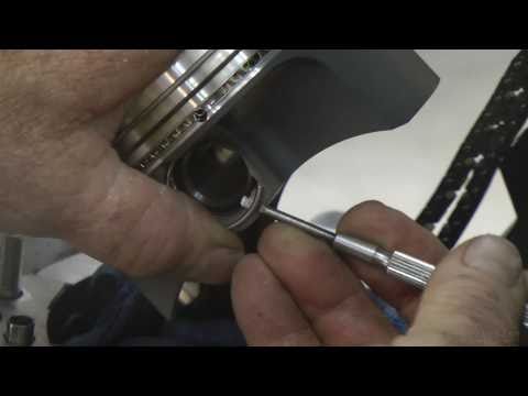 Piston Clip Install (685/705 big bore kit) by klr650.net's Wymanwinn