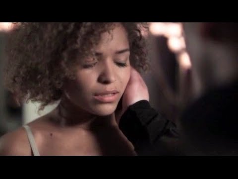 Misfits: 2x03 - Simon tells Alisha that she Falls In Love With Him In the Future