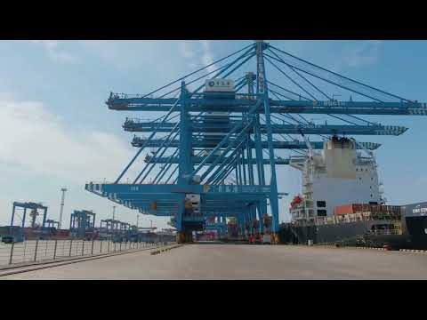 A 8ª vez que a ZPMC ajudou o porto de Qingdao a estabelecer o recorde mundial!