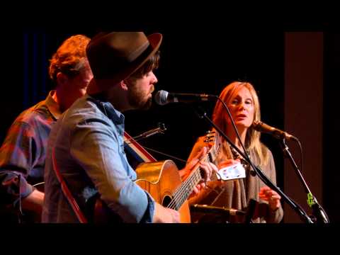 Joe Purdy - Dandelions (eTown webisode #777)