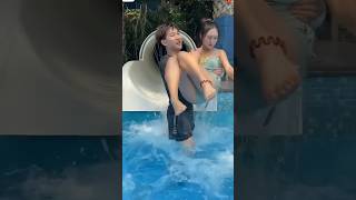 可愛い子はお姫様抱っこで受け止める中国のヤバいプール店員 funny Is🥱🥱😲So Fun! This When We Were Kids#funny #tiktok #shortvideos