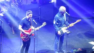Noel Gallagher &amp; Paul Weller - Town Called Malice (The Jam) Live @ O2 Academy