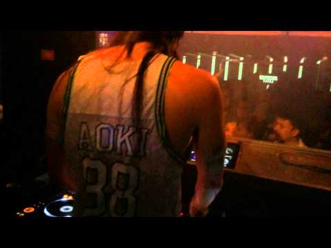 Steve Aoki play Deep House tune - Crossfade @ Attica IMS Asia Pacific after party