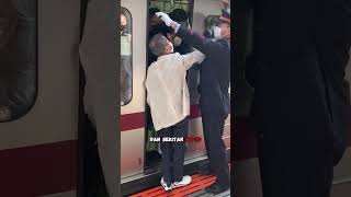 Download lagu PEL*CEHAN SEKSUAL DI DALAM KERETA JEPANG!! #trending #kaburajadulu mp3