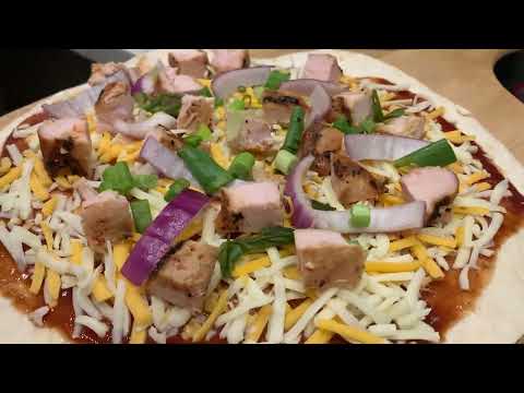 10 STEPS TO MAKE A SMOKED BARBECUE CHICKEN RECIPE IN 10 MINUTES | HOW TO MAKE CHICKEN PIZZA
