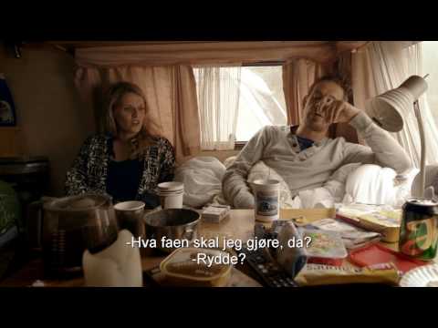 Sigrid er ikke imponert over rotet i campingvogna til Lothepus