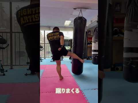 三日月蹴り、左ミドル、右ロー