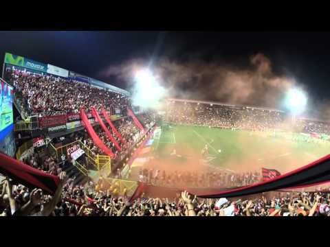 "Salida realizada por la afición rojinegra" Barra: La 12 • Club: Alajuelense • País: Costa Rica