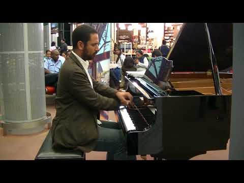 Piano at Mauritius Airport - Dave BRUBECK: Take Five