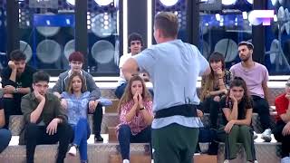 La Cara de Agoney al escuchar "Everytime You Go Away" de Raoul en clase con los Javis 3-11-17