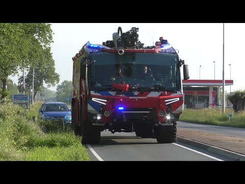 Crashtender 63, Brandweer Rotterdam Airport met Spoed naar een Zeer grote brand in Lekkerkerk