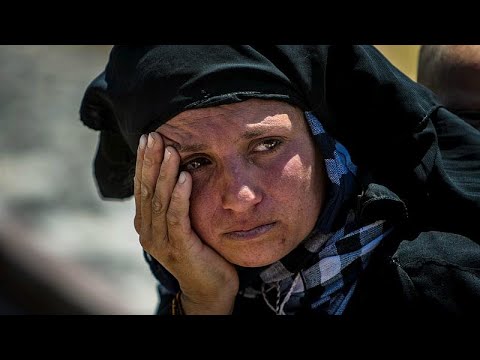 Tömegek menekülnek esélytelenül világszerte