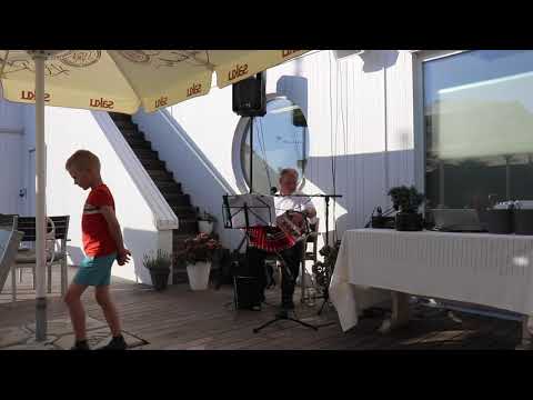 Andres Ükskask, lõõtsasimman Nasval #saaremaa #estonia #accordion