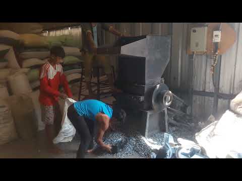 Plastic scrap grinder machine