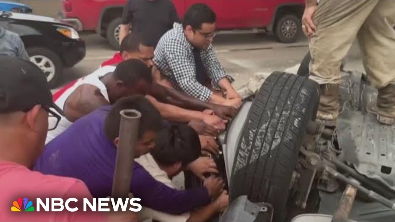 Video: Good Samaritans rescue three women from overturned Toyota on Houston HOV overpass