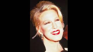Bette Midler – HAPPINESS IS A THING CALLED JOE (Live 1995)