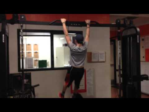 Freshman doing muscle ups