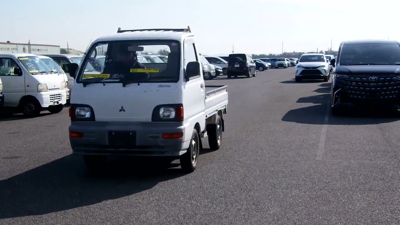 1994 Mitsubishi Minicab Truck U42T (UW-69b3cd4dc599c)