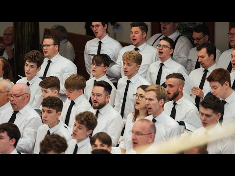 Pfingsten 2025: Junger Chor singt "Du bist unser Licht"