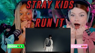 Download lagu Stray Kids 'RUN IT' MV reaction | Fangirls in a heatwave edition 💚🩷 mp3