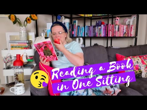 Reading a Book in One Sitting | The Black Flamingo | Lauren and the Books