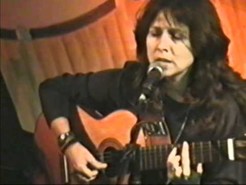 Liuba María Hevia en directo: Si me falta tu sonrisa (Pub Cuasquías)