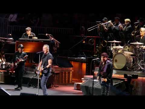Bruce Springsteen - Dirty Water (The Standells cover) - Live in Boston (03/20/2023)